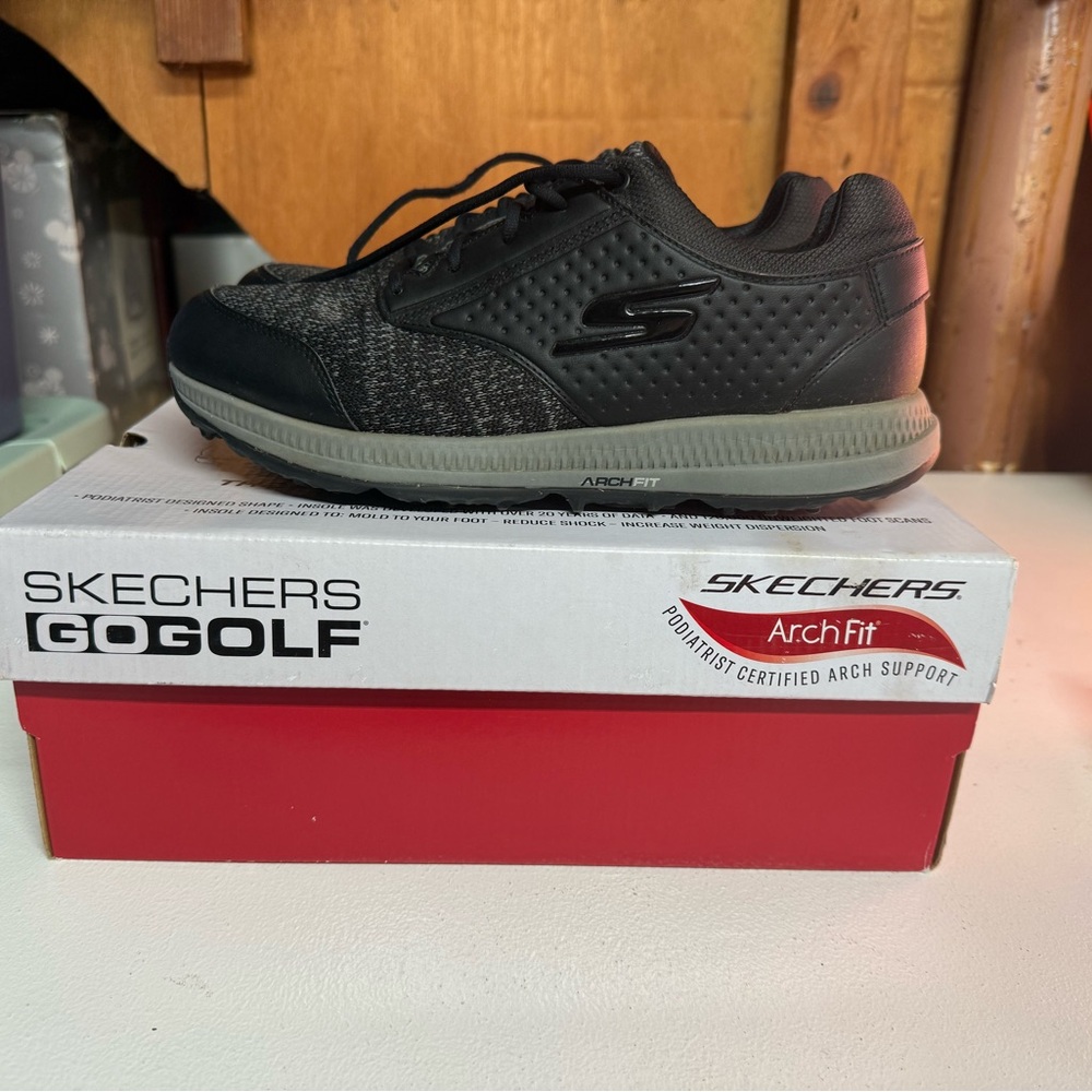Skechers Men's Golf Black and Gray Arch Fit Shoes
